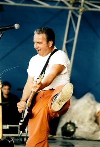 Иллюстрация к книге — Чайф. Рок-н-ролл это мы! Семейная сага [i_046.jpg]