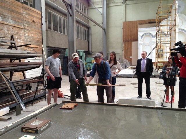 Иллюстрация к книге — Чайф. Рок-н-ролл это мы! Семейная сага [i_059.jpg]