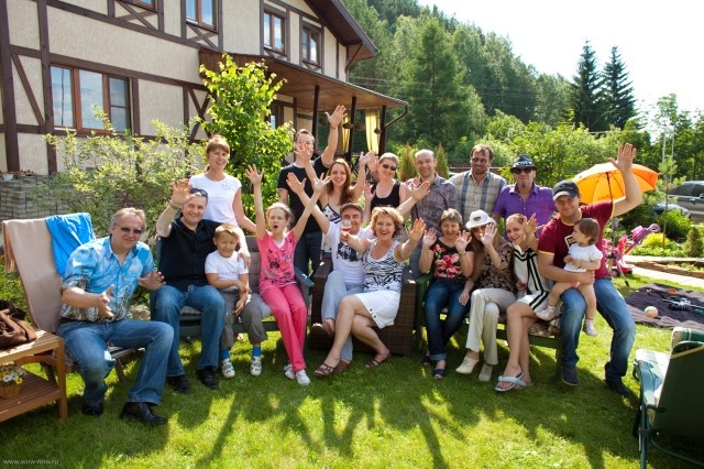 Иллюстрация к книге — Чайф. Рок-н-ролл это мы! Семейная сага [i_060.jpg]