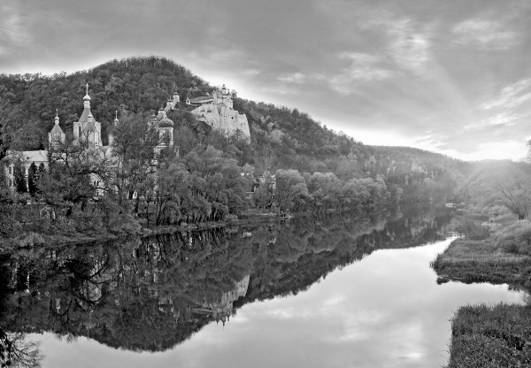 Иллюстрация к книге — Чудотворец наших времен. Святитель Иоанн, архиепископ Шанхайский и Сан-Францисский [i_008.jpg]