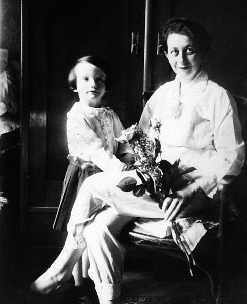 Иллюстрация к книге — Сто чудес [i_003.jpg]