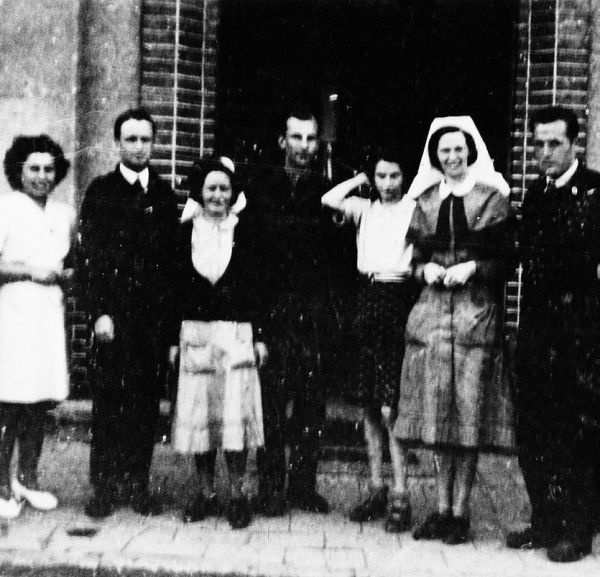 Иллюстрация к книге — Сто чудес [i_013.jpg]