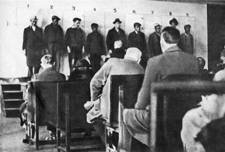 Иллюстрация к книге — Век криминалистики [i_003.jpg]