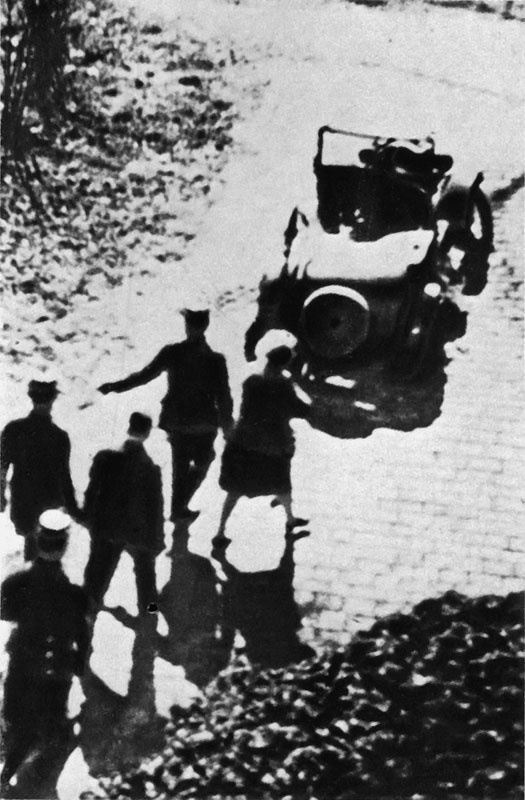 Иллюстрация к книге — Век криминалистики [i_048.jpg]