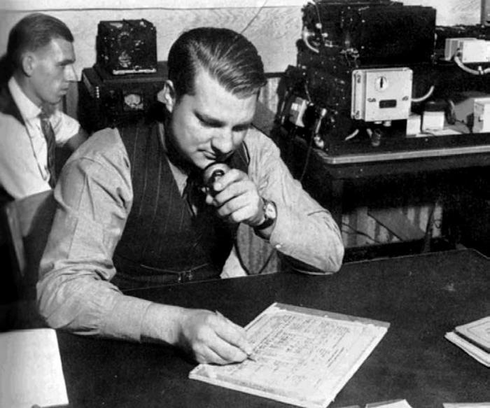 Иллюстрация к книге — Истребитель-«молния» P-38 «Лайтнинг» [i_015.jpg]