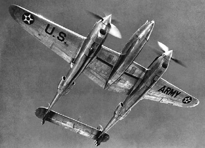 Иллюстрация к книге — Истребитель-«молния» P-38 «Лайтнинг» [i_020.jpg]