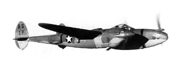 Иллюстрация к книге — Истребитель-«молния» P-38 «Лайтнинг» [i_030.jpg]