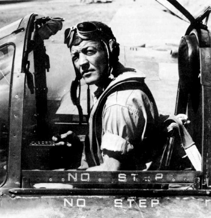 Иллюстрация к книге — Истребитель-«молния» P-38 «Лайтнинг» [i_092.jpg]