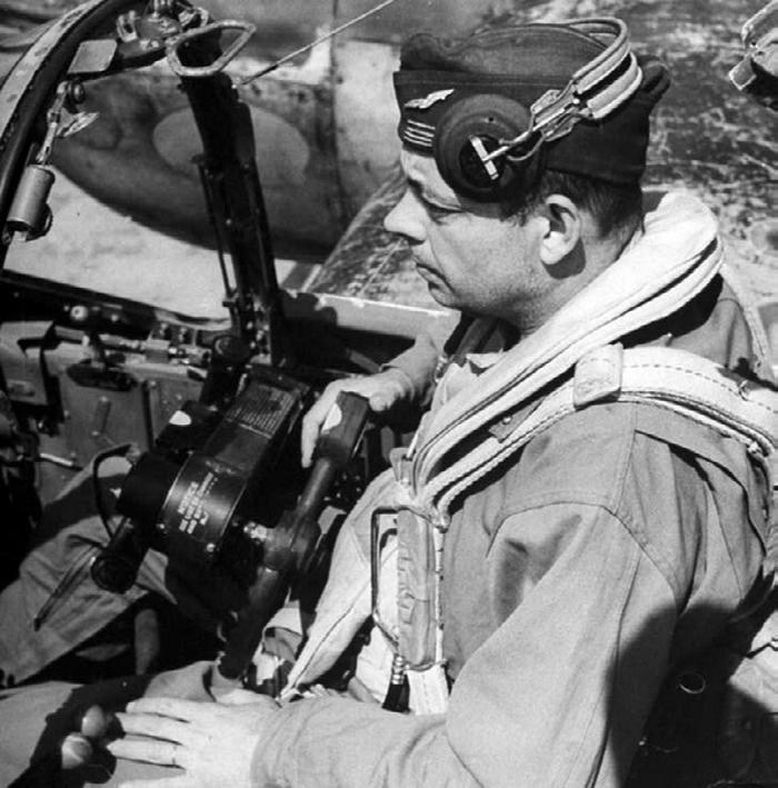 Иллюстрация к книге — Истребитель-«молния» P-38 «Лайтнинг» [i_192.jpg]