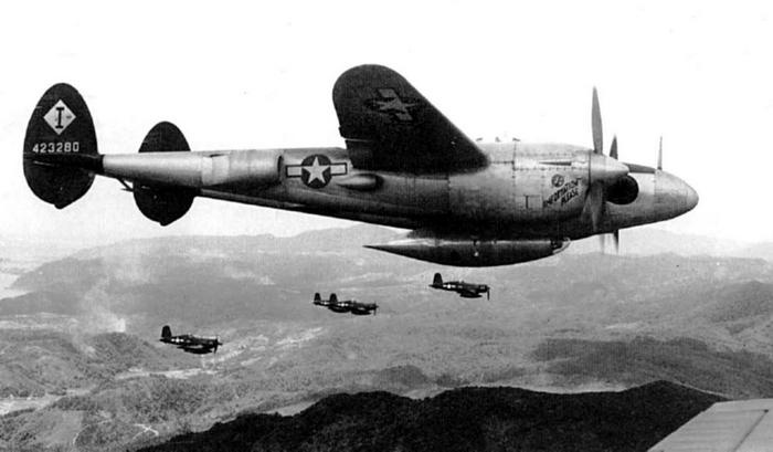 Иллюстрация к книге — Истребитель-«молния» P-38 «Лайтнинг» [i_193.jpg]