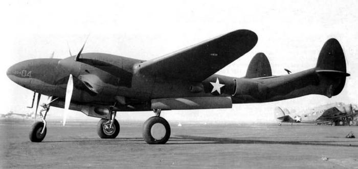 Иллюстрация к книге — Истребитель-«молния» P-38 «Лайтнинг» [i_204.jpg]