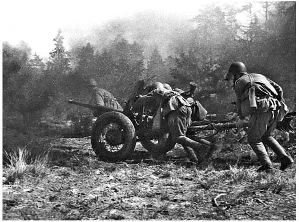 Иллюстрация к книге — Подольские курсанты [i_031.jpg]