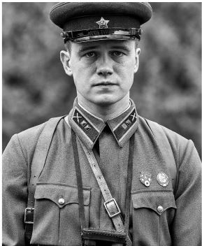 Иллюстрация к книге — Подольские курсанты [i_045.jpg]