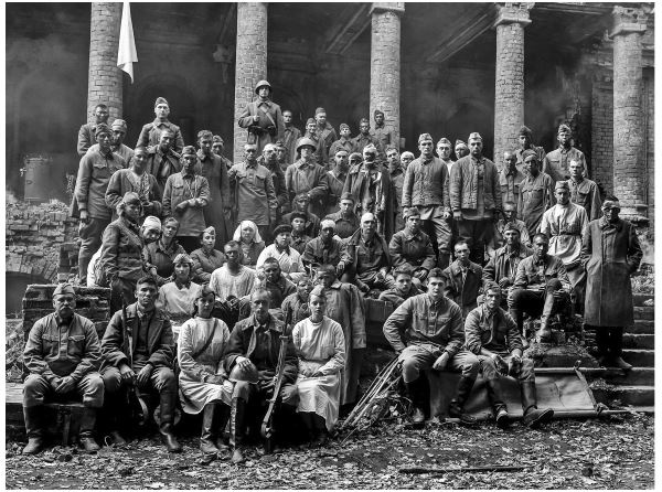 Иллюстрация к книге — Подольские курсанты [i_062.jpg]