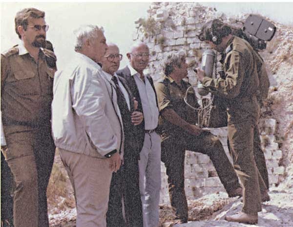 Иллюстрация к книге — Восстань и убей первым. Тайная история израильских точечных ликвидаций [i_025.jpg]