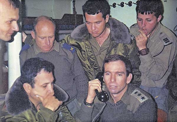 Иллюстрация к книге — Восстань и убей первым. Тайная история израильских точечных ликвидаций [i_031.jpg]