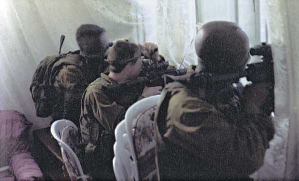 Иллюстрация к книге — Восстань и убей первым. Тайная история израильских точечных ликвидаций [i_040.jpg]