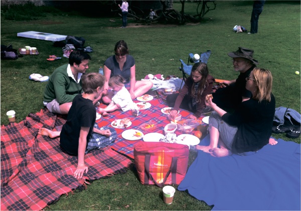 Иллюстрация к книге — Как приучить ребенка к здоровой еде: Кулинарное руководство для заботливых родителей [i_008.jpg]