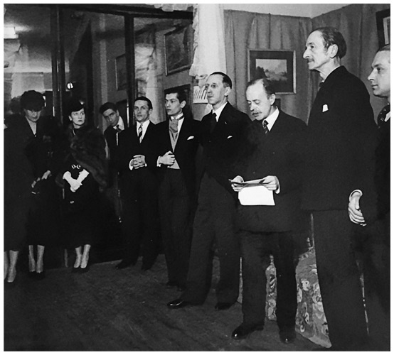 Иллюстрация к книге — Мода и гении [i_107.jpg]