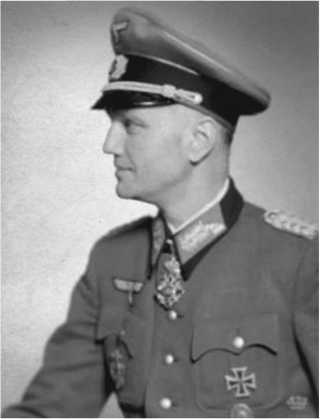 Иллюстрация к книге — Разведка и Кремль. Записки нежелательного свидетеля [i_019.jpg]