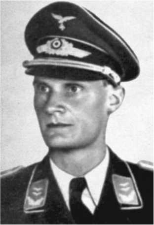 Иллюстрация к книге — Разведка и Кремль. Записки нежелательного свидетеля [i_073.jpg]