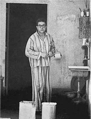 Иллюстрация к книге — Разведка и Кремль. Записки нежелательного свидетеля [i_078.jpg]