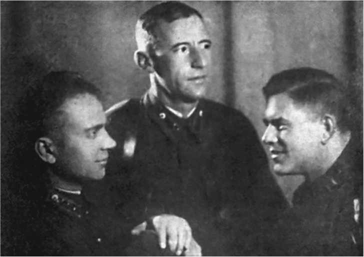 Иллюстрация к книге — Разведка и Кремль. Записки нежелательного свидетеля [i_096.jpg]