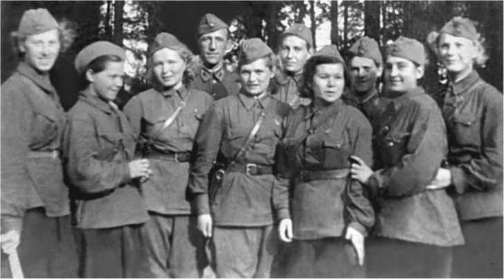 Иллюстрация к книге — Разведка и Кремль. Записки нежелательного свидетеля [i_097.jpg]