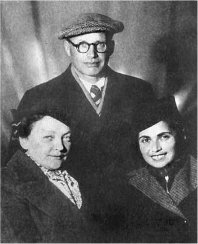 Иллюстрация к книге — Разведка и Кремль. Записки нежелательного свидетеля [i_099.jpg]