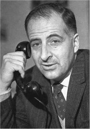 Иллюстрация к книге — Разведка и Кремль. Записки нежелательного свидетеля [i_144.jpg]