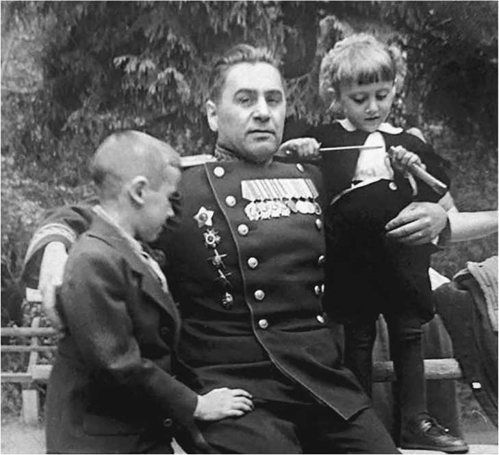 Иллюстрация к книге — Разведка и Кремль. Записки нежелательного свидетеля [i_197.jpg]