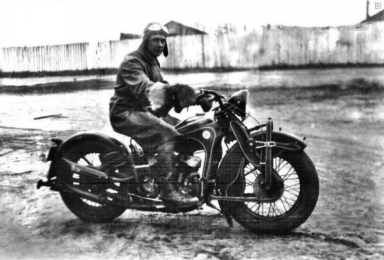 Иллюстрация к книге — А-бомба. От Сталина до Путина. Фрагменты истории в воспоминаниях и документах [i_020.jpg]