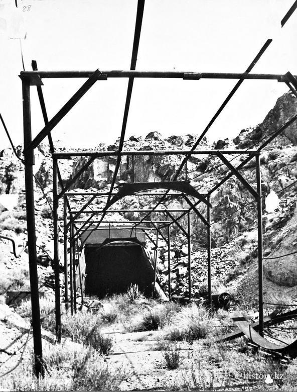 Иллюстрация к книге — А-бомба. От Сталина до Путина. Фрагменты истории в воспоминаниях и документах [i_043.jpg]