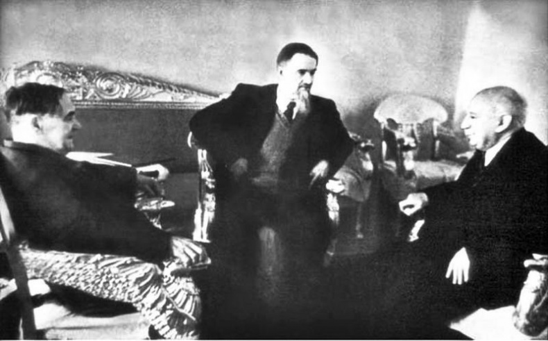 Иллюстрация к книге — А-бомба. От Сталина до Путина. Фрагменты истории в воспоминаниях и документах [i_051.jpg]