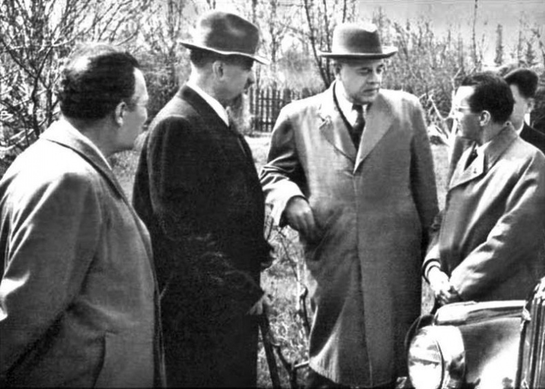 Иллюстрация к книге — А-бомба. От Сталина до Путина. Фрагменты истории в воспоминаниях и документах [i_052.jpg]