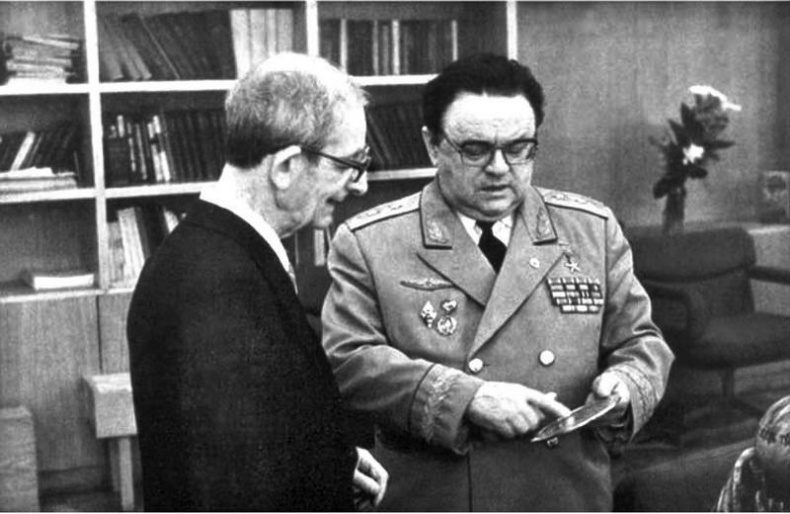 Иллюстрация к книге — А-бомба. От Сталина до Путина. Фрагменты истории в воспоминаниях и документах [i_057.jpg]