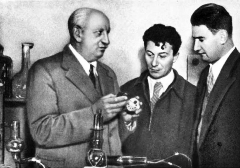 Иллюстрация к книге — А-бомба. От Сталина до Путина. Фрагменты истории в воспоминаниях и документах [i_058.jpg]