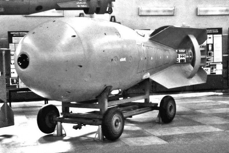 Иллюстрация к книге — А-бомба. От Сталина до Путина. Фрагменты истории в воспоминаниях и документах [i_112.jpg]