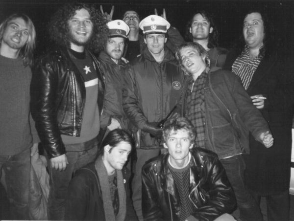 Иллюстрация к книге — Nirvana: Правдивая история [i_018.jpg]