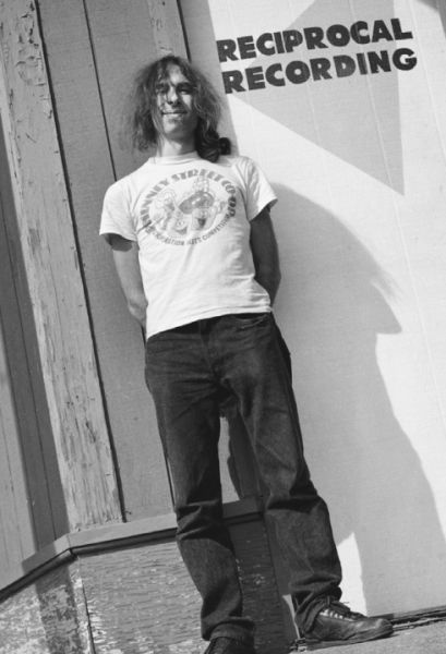 Иллюстрация к книге — Nirvana: Правдивая история [i_022.jpg]