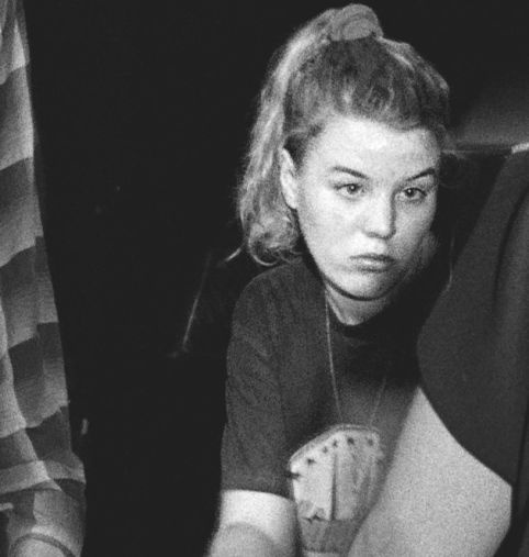 Иллюстрация к книге — Nirvana: Правдивая история [i_029.jpg]