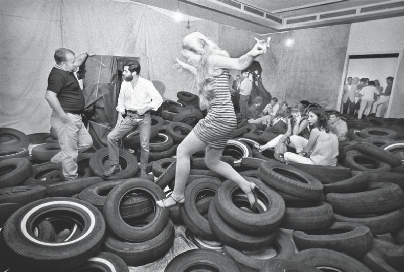 Иллюстрация к книге — Susan Sontag. Женщина, которая изменила культуру XX века [i_030.jpg]