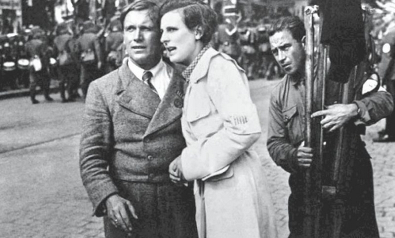 Иллюстрация к книге — Susan Sontag. Женщина, которая изменила культуру XX века [i_056.jpg]