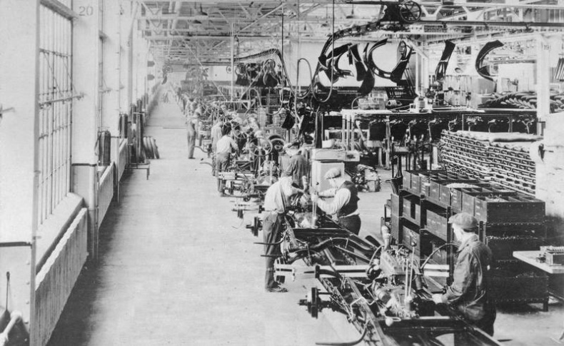 Иллюстрация к книге — Что делать, когда машины начнут делать все. Как роботы и искусственный интеллект изменят жизнь и работу [i_018.jpg]