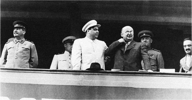 Иллюстрация к книге — История службы государственной безопасности. От Хрущёва до Путина [i_001.jpg]