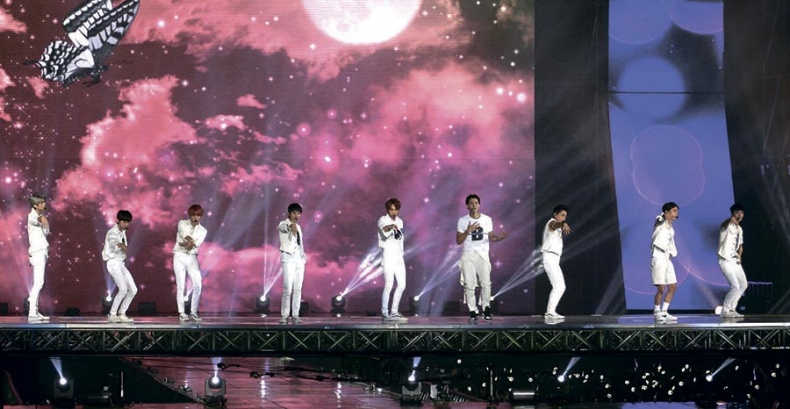 Иллюстрация к книге — EXO. Музыка с другой планеты [i_009.jpg]