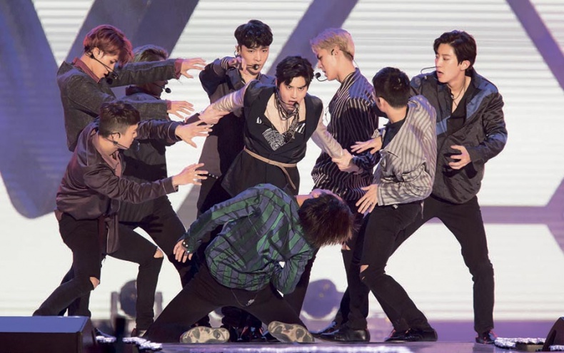 Иллюстрация к книге — EXO. Музыка с другой планеты [i_012.jpg]