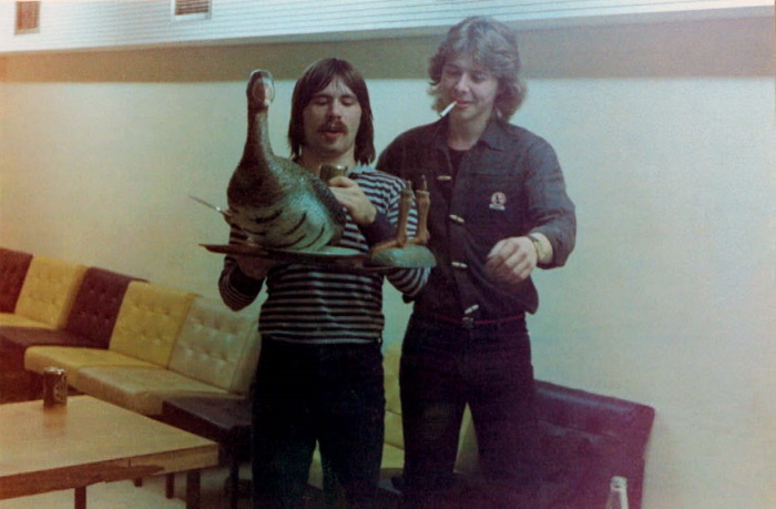 Иллюстрация к книге — Зачем нужна эта кнопка? Автобиография пилота и вокалиста Iron Maiden [i_008.jpg]