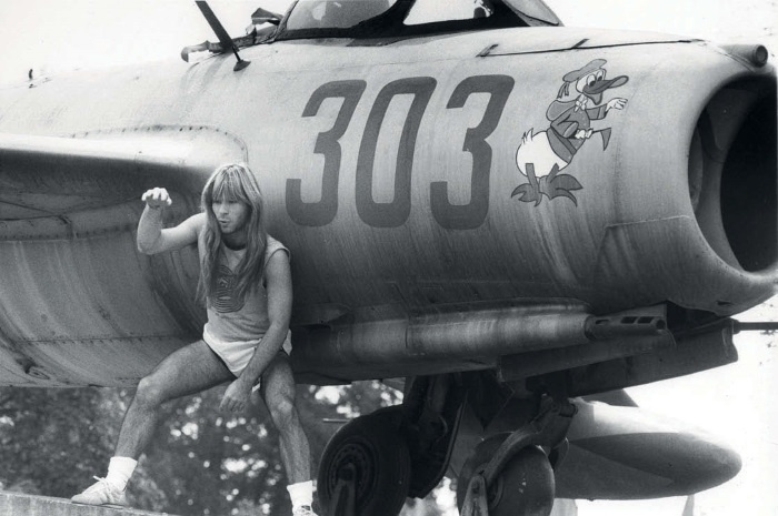 Иллюстрация к книге — Зачем нужна эта кнопка? Автобиография пилота и вокалиста Iron Maiden [i_014.jpg]