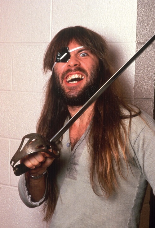 Иллюстрация к книге — Зачем нужна эта кнопка? Автобиография пилота и вокалиста Iron Maiden [i_024.jpg]